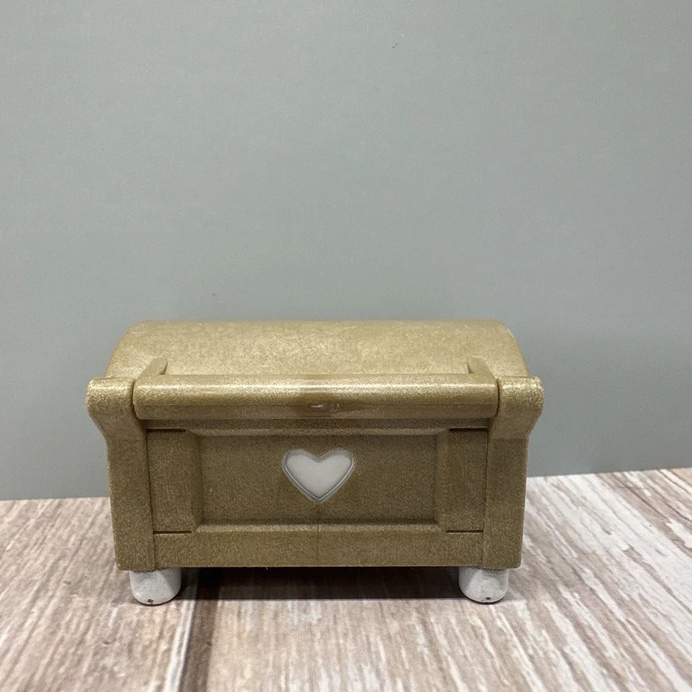 Vintage Sylvanian Families (Calico Critters) Trunk 